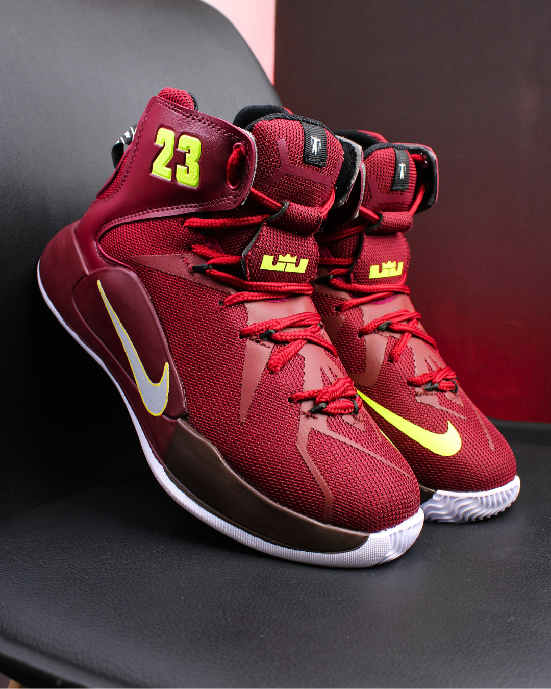 Bota_Lebron_12